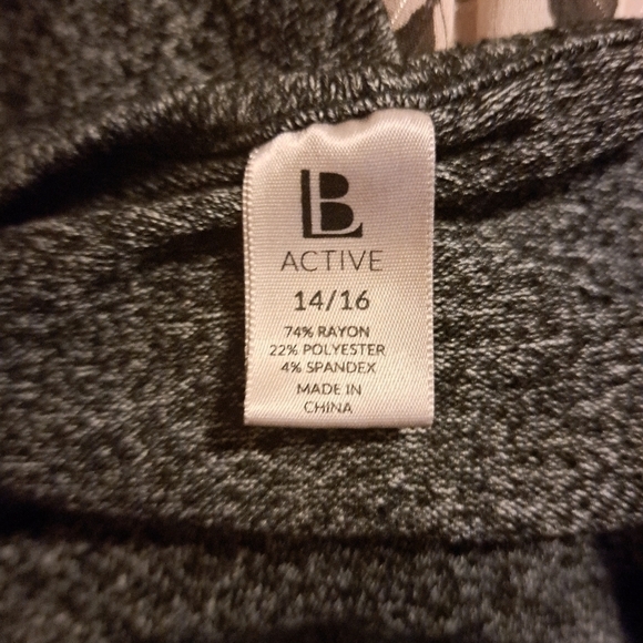 B active blouse size 14/16  A-20 5/$25 - Picture 3 of 3